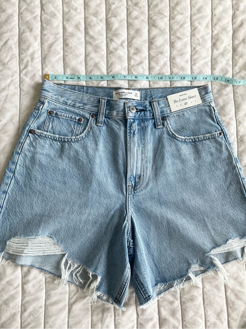 Abercrombie & Fitch High Rise Loose Denim Shorts - Picture 4 of 16